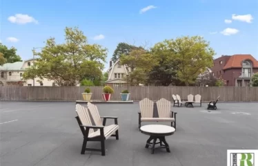 Premiere-Midwood Luxury Apartment